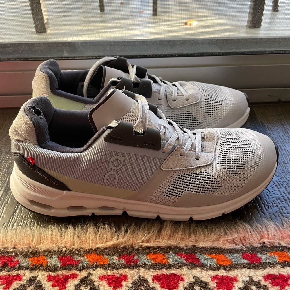 Size 7 On Cloudrift tennis shoes